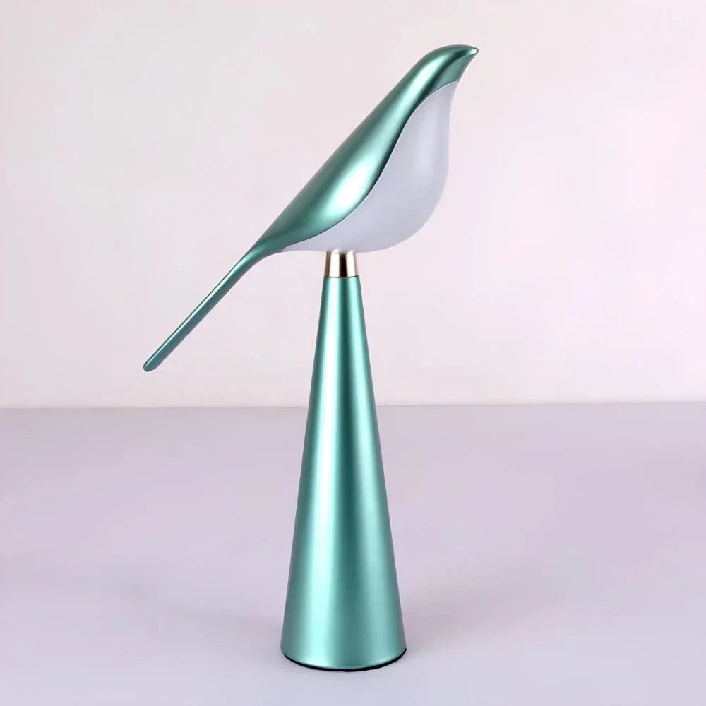 Serene Magpie Light