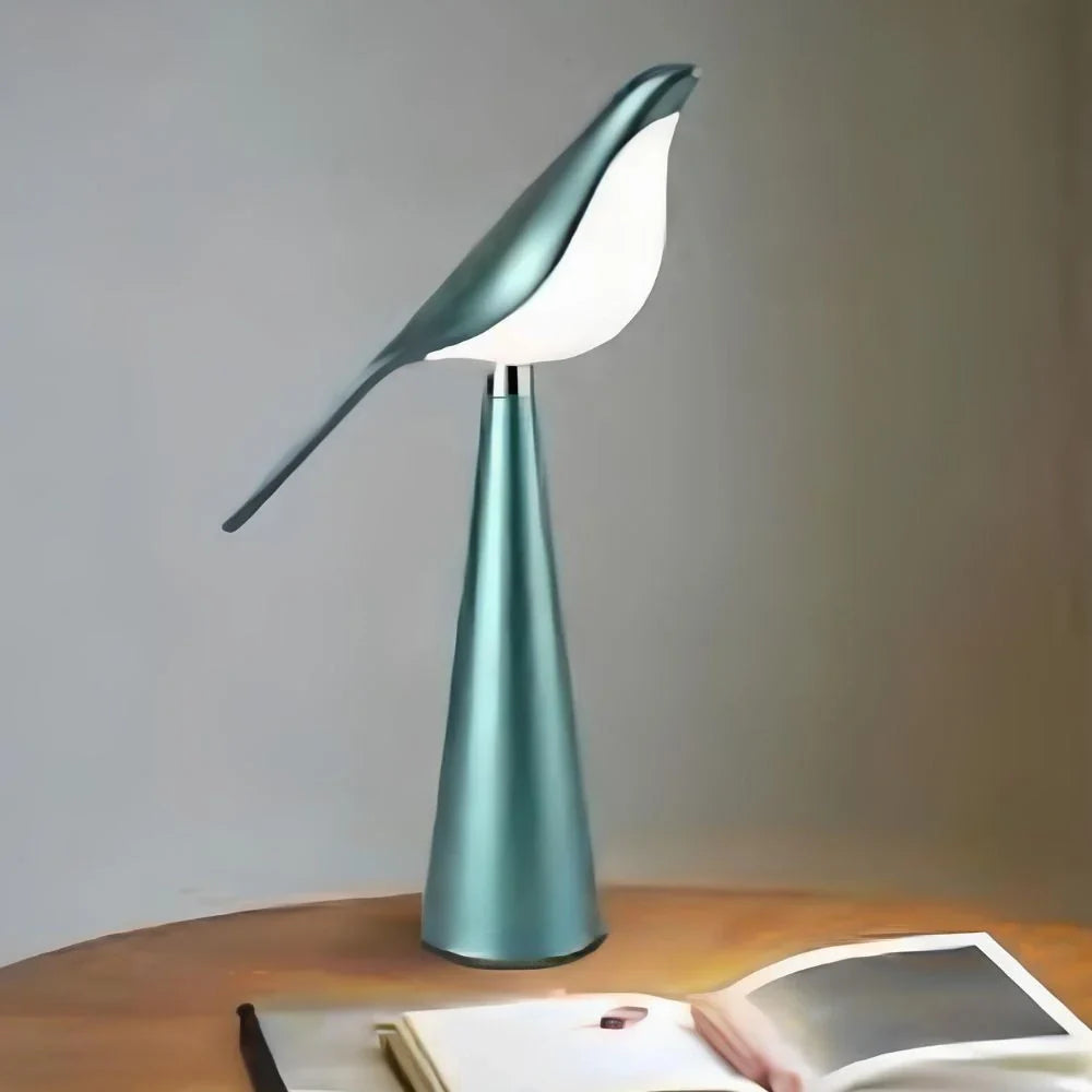 Serene Magpie Light