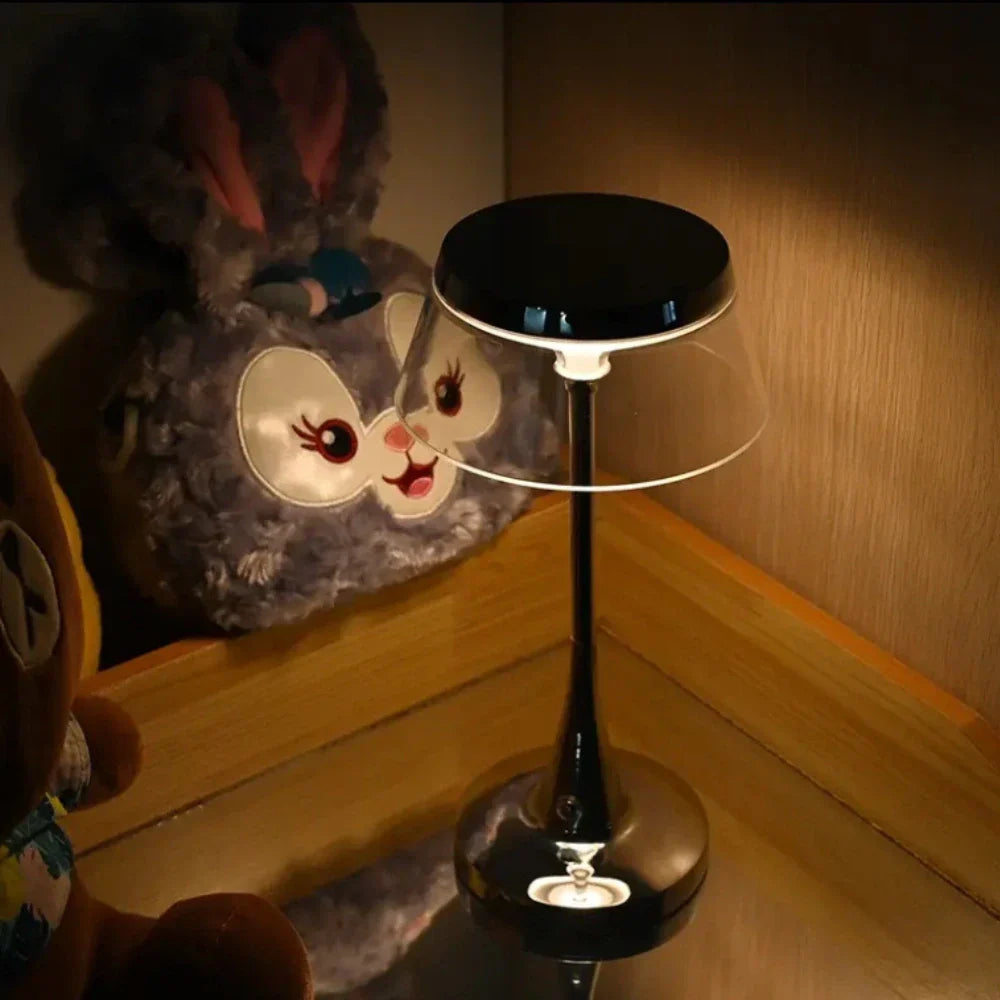 Lustra™ Table Lamp