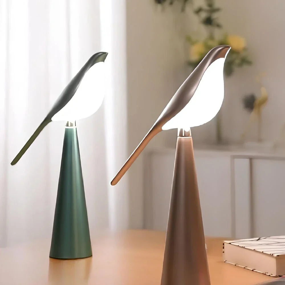Serene Magpie Light